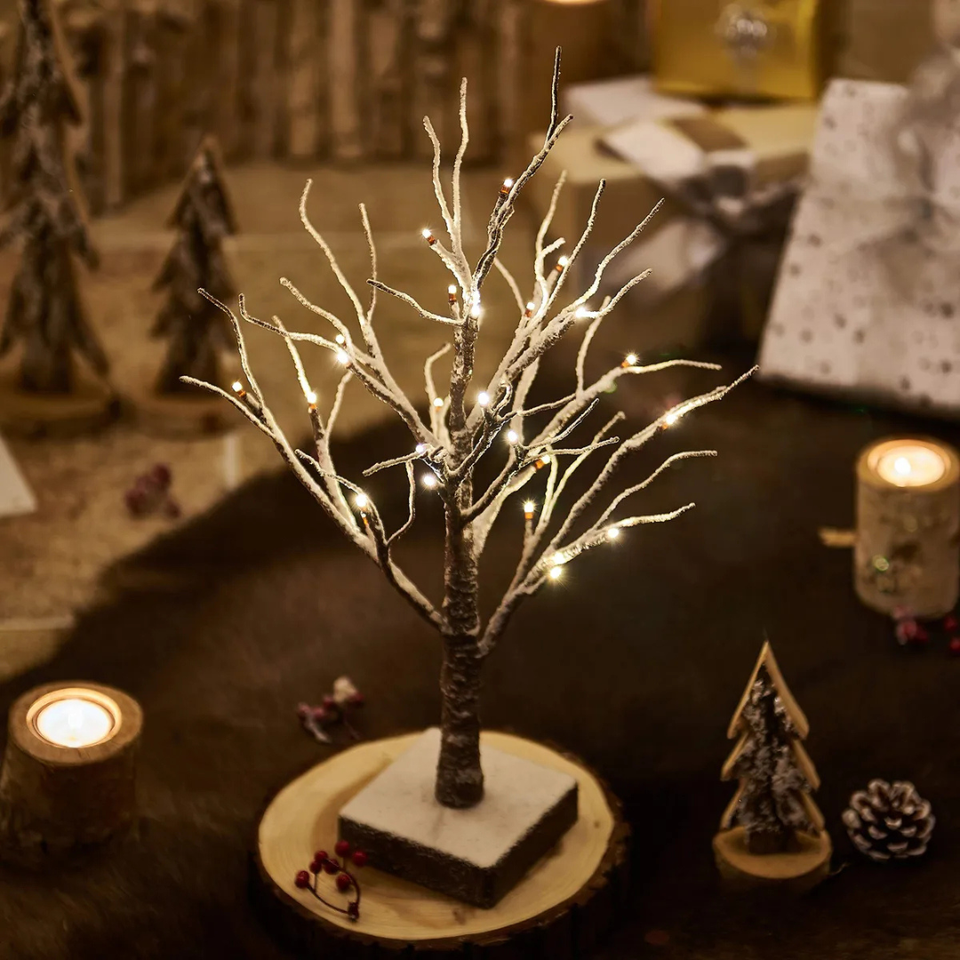 Árvore De Natal Decorativa Exclusiva, Coberta de Neve