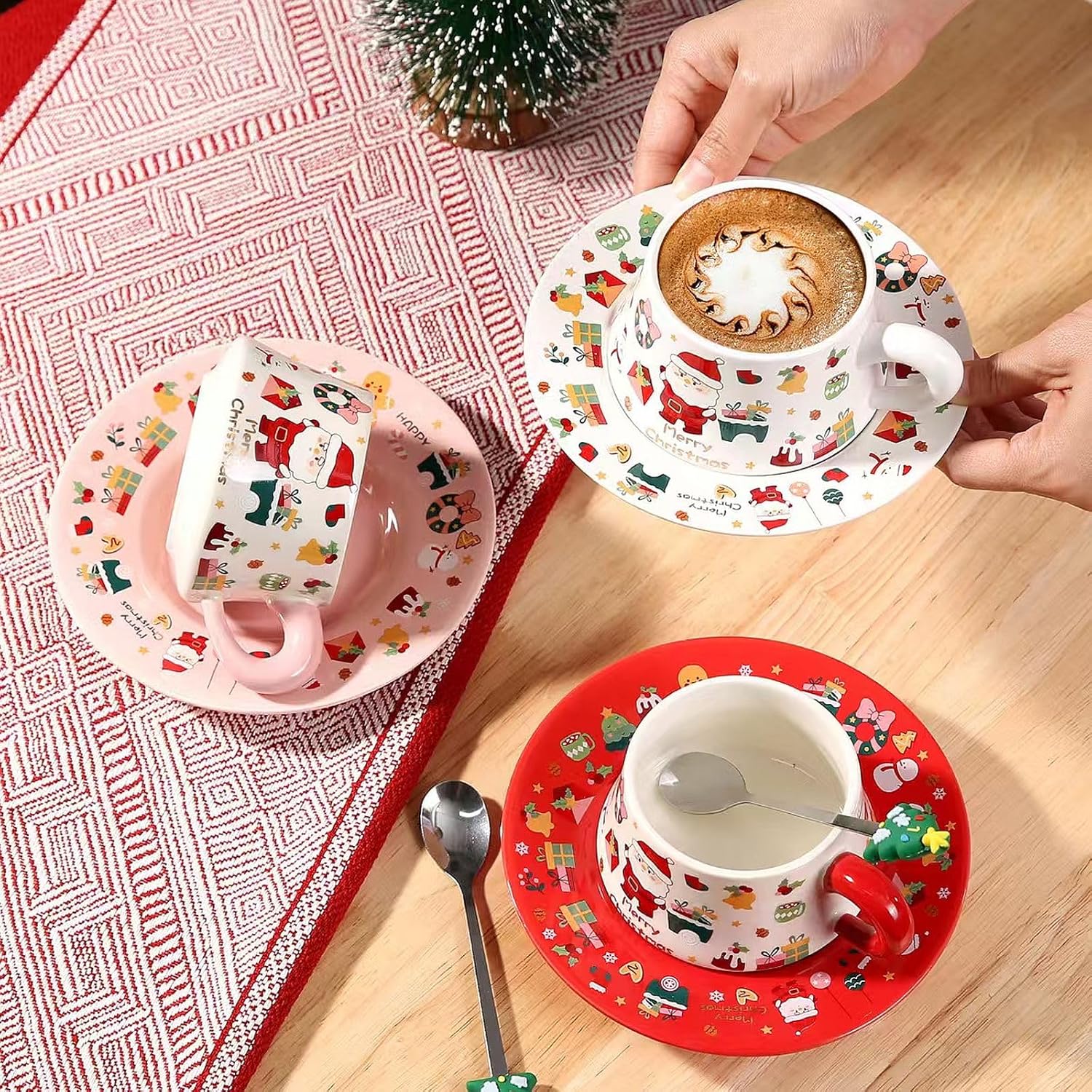 Caneca Casal Natalino com Colher Decorada