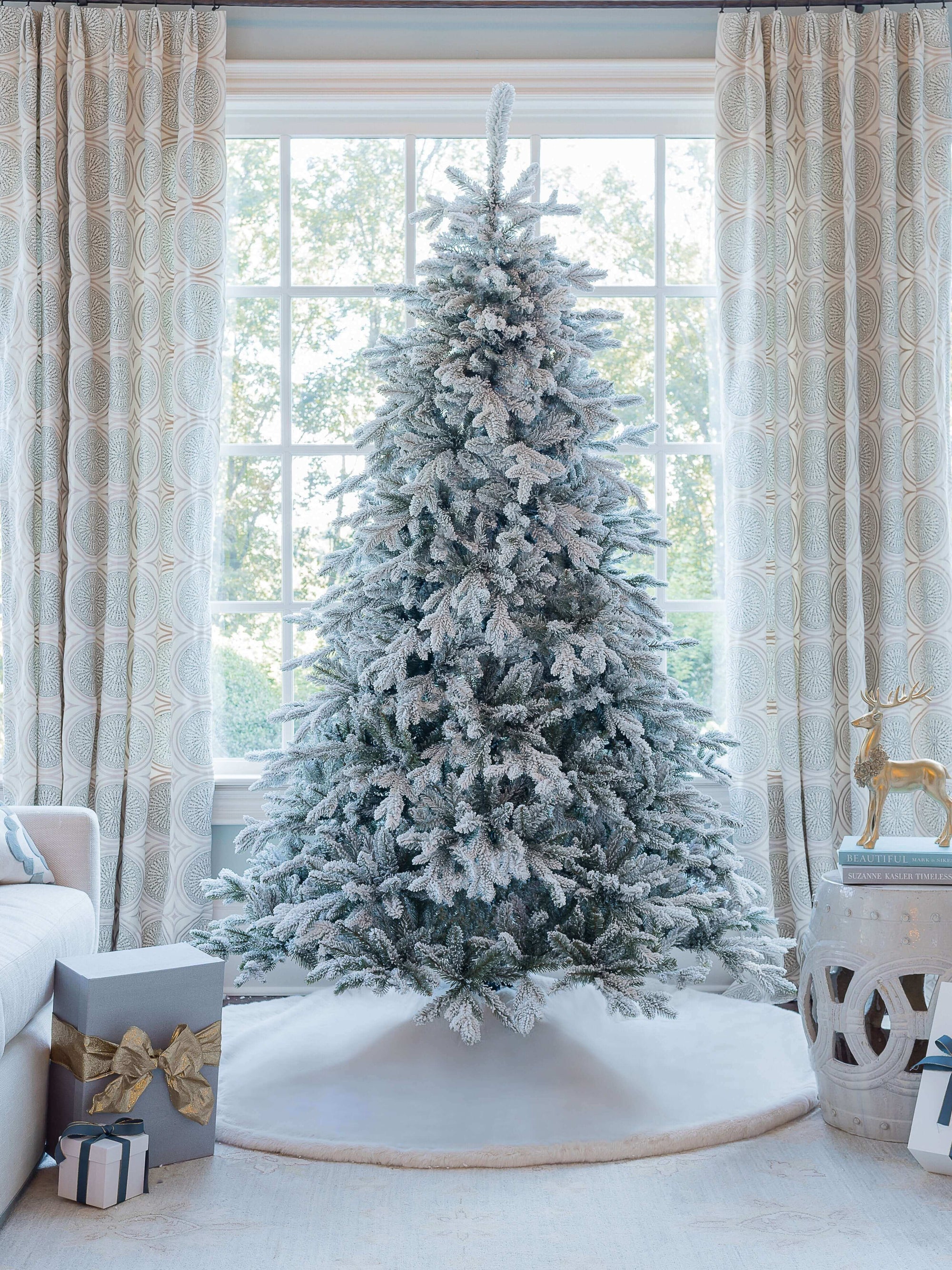 Árvore de Natal Artificial Queen Flock® com 800 Luzes LED Brancas Quentes