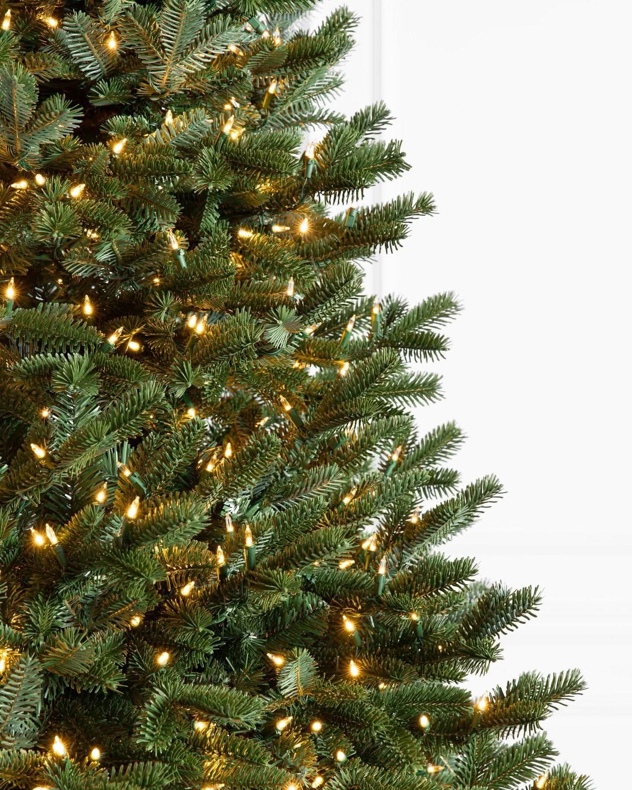 Árvore de Natal Verde Tradicional com Galhos Articulados, Suporte Metálico e Micro LEDs Embutidos